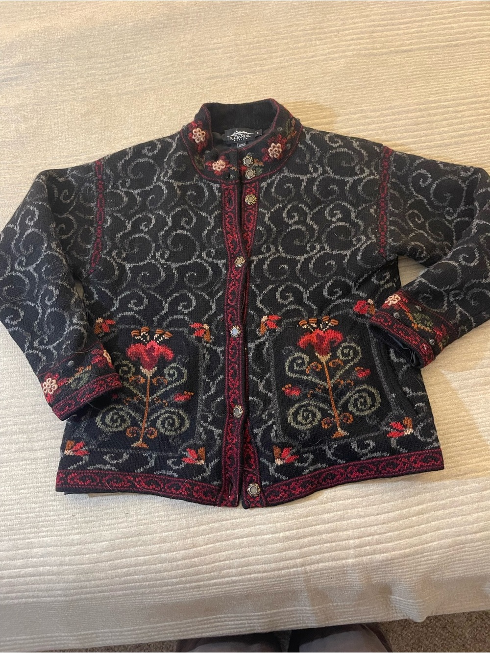 Icelandic Design Wool Cardigan Sweater Women  M Black Floral Pockets Button S